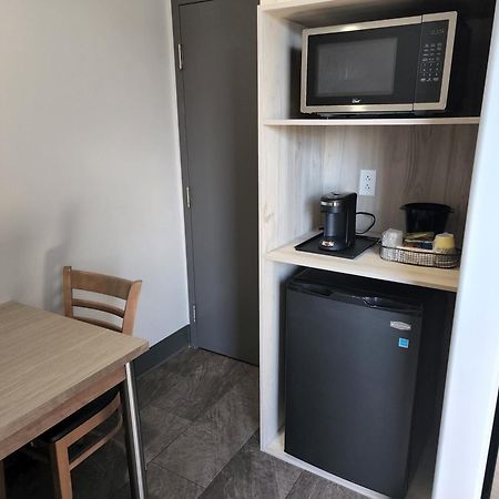 Razoolies Inn Stephenville Rom bilde