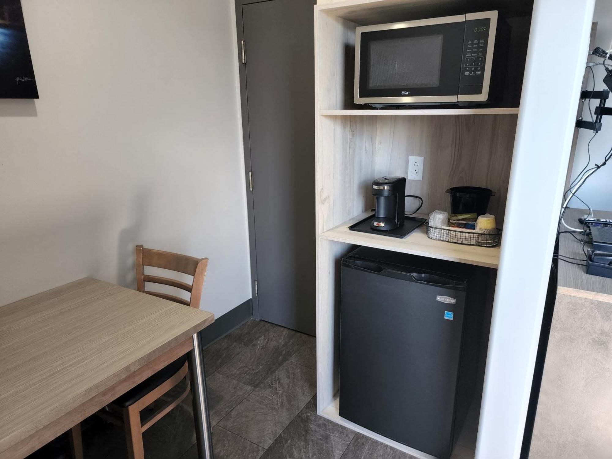 Razoolies Inn Stephenville Rom bilde
